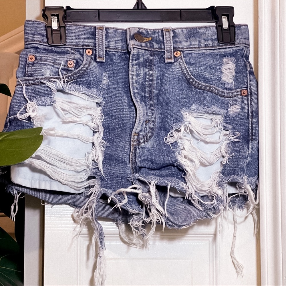 💙🆕Levi’s blue Jean shorts size 4